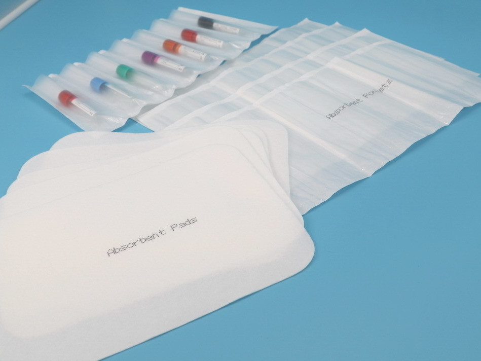 Absorptionspad für den Transport von medizinischen, klinischen oder diagnostischen Proben