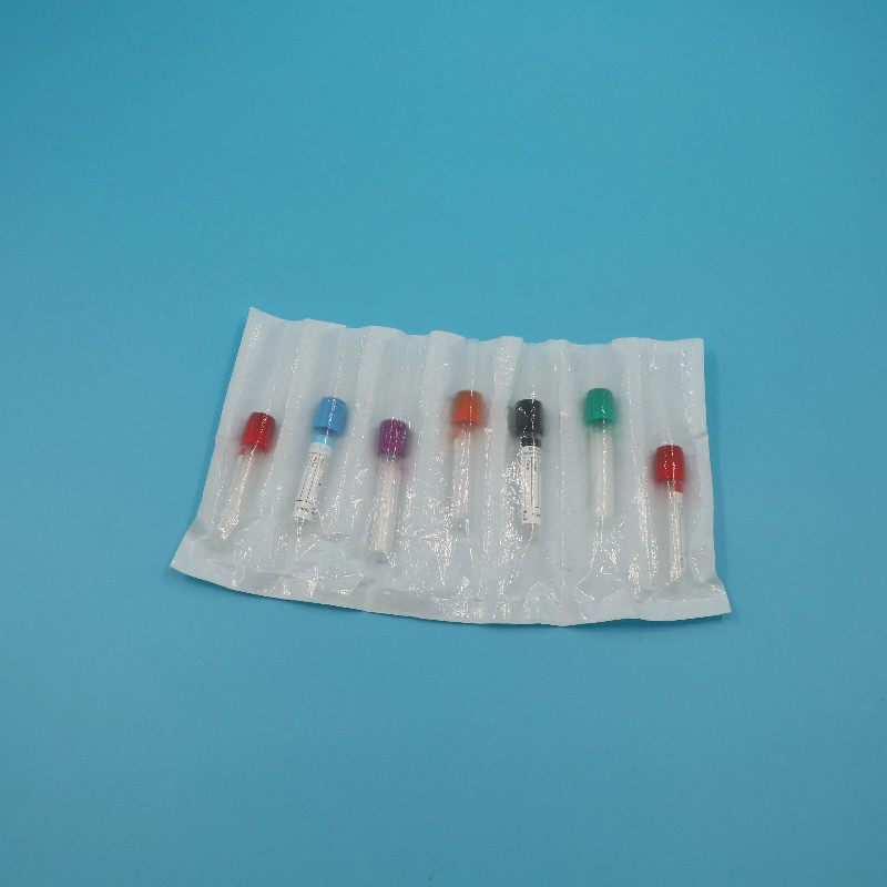 Zentrifugenröhrchen in medizinischen Laboratorien zum Sammeln und Verarbeiten von Blutproben